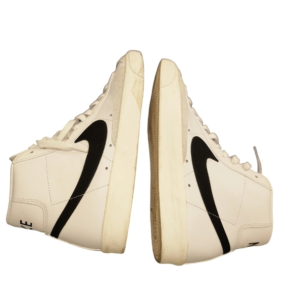 Nike Blazer Mid 77  Men’s Sneaker Size 9.5 - Picture 8 of 11